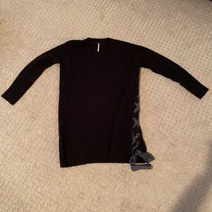 Women’s Free People long black deep v neck sweater Size Small